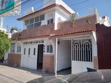 RENTO CASA COMERCIAL CERCA DE LA MEDICA CAMPESTRE