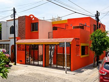 CASA EN VENTA EN SAN PEDRO TLAQUEPAQUE JALISCO