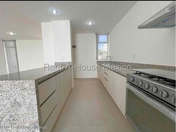 CASA EN RENTA EN ZIBATA