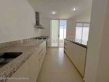 CASA EN RENTA EN ZIBATA
