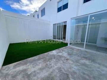 CASA EN RENTA EN ZIBATA