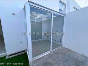 CASA EN RENTA EN ZIBATA