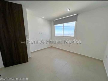 CASA EN RENTA EN ZIBATA