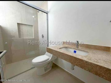 CASA EN RENTA EN ZIBATA