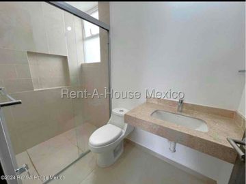 CASA EN RENTA EN ZIBATA