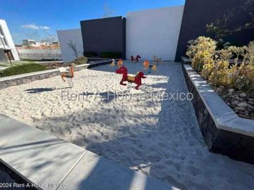 CASA EN RENTA EN ZIBATA