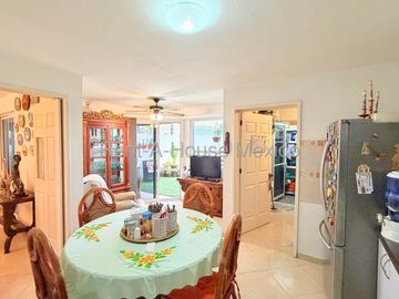 Casa de tres recámaras en venta en Santa Fe, Juriquilla, Querétaro