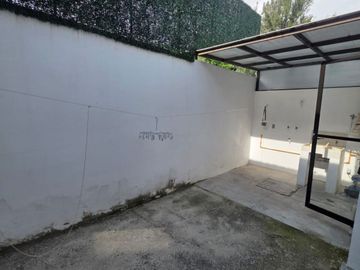 CASA EN RENTA EN FRACCIONAMIENTO KATANIA