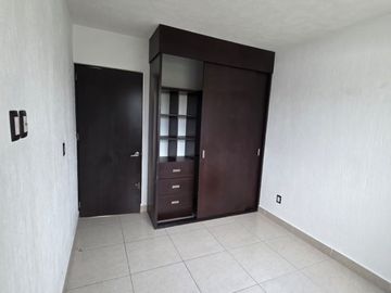 CASA EN RENTA EN FRACCIONAMIENTO KATANIA