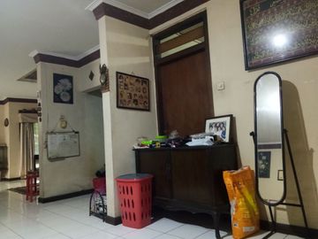 Dijual Rumah dengan Lokasi Strategis di Senopati Kebayoran Baru
