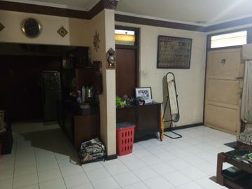 Dijual Rumah dengan Lokasi Strategis di Senopati Kebayoran Baru