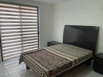 Renta de departamento amueblado en PLANTA BAJA cerca Tec de Monterrey, Queretaro