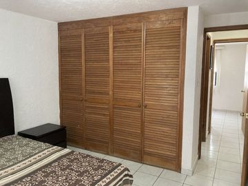 Renta de departamento amueblado en PLANTA BAJA cerca Tec de Monterrey, Queretaro
