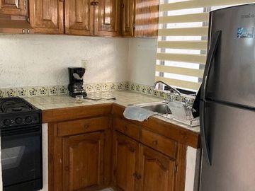 Renta de departamento amueblado en PLANTA BAJA cerca Tec de Monterrey, Queretaro
