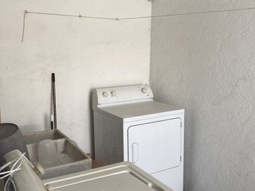 Renta de departamento amueblado en PLANTA BAJA cerca Tec de Monterrey, Queretaro
