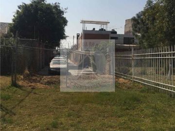 VENTA DE TERRENO 
DENTRO DE FRACCIONAMIENTO 
ESTRELLAS DEL SUR  excelente para desarrolladores. frente a parque
