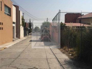 VENTA DE TERRENO 
DENTRO DE FRACCIONAMIENTO 
ESTRELLAS DEL SUR  excelente para desarrolladores. frente a parque