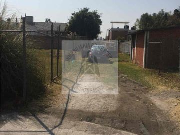 VENTA DE TERRENO 
DENTRO DE FRACCIONAMIENTO 
ESTRELLAS DEL SUR  excelente para desarrolladores. frente a parque