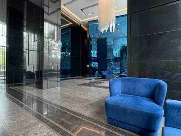 Move-In Ready Studio with Balcony & Parking in Makati CBD