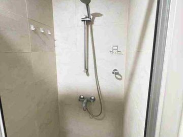 Move-In Ready Studio with Balcony & Parking in Makati CBD