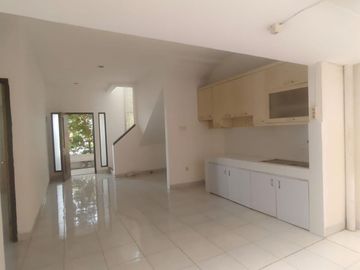 Di Sewakan Rumah Bagus di Emerald Terrace Dekat Sekolah Internasional