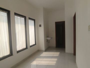 Di Sewakan Rumah Bagus di Emerald Terrace Dekat Sekolah Internasional