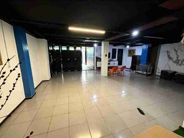 RUMAH 3 LANTAI SHM DI PERUMAHAN WALIKOTA KELAPA GADING TIMUR, KELAPA GADING – LT 128M², LB 330M²