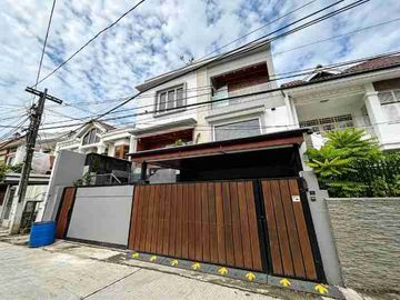 RUMAH 3 LANTAI SHM DI PERUMAHAN WALIKOTA KELAPA GADING TIMUR, KELAPA GADING – LT 128M², LB 330M²