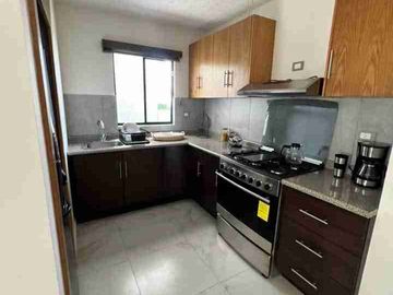 Casa de 4 Recámaras en Pachuca | En esquina y terreno excedente de 182m2