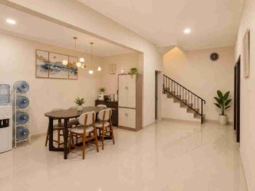 Dijual Rumah 2 1/4 lantai di Citra Garden 5, Kalideres, Jakarta Barat.
