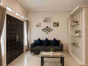 Dijual Rumah 2 1/4 lantai di Citra Garden 5, Kalideres, Jakarta Barat.
