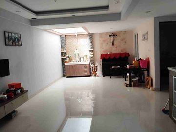 Dijual Rumah 2 1/4 lantai di Citra 3 Boulevard, Kalideres, Jakarta Barat.
