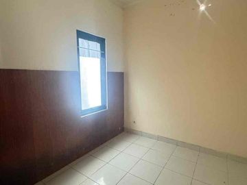 Disewakan rumah pinggir jalan puri beta 2 cocok untuk usaha dan hunian