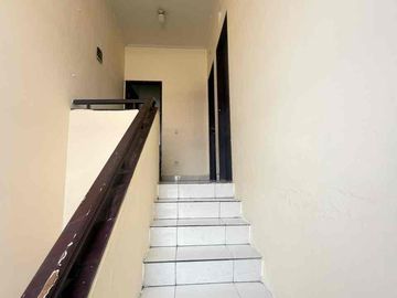 Disewakan rumah pinggir jalan puri beta 2 cocok untuk usaha dan hunian