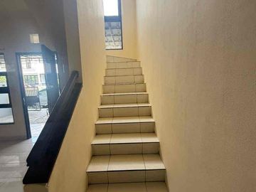 Disewakan rumah pinggir jalan puri beta 2 cocok untuk usaha dan hunian