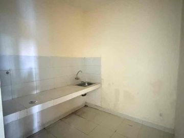 Disewakan rumah pinggir jalan puri beta 2 cocok untuk usaha dan hunian