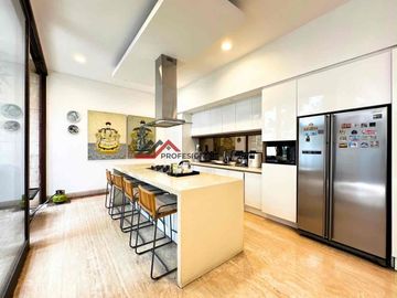 Rumah Mewah Dan Asri Open Space Di Kemang