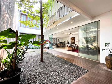 Rumah Mewah Dan Asri Open Space Di Kemang