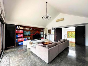Rumah Mewah Dan Asri Open Space Di Kemang