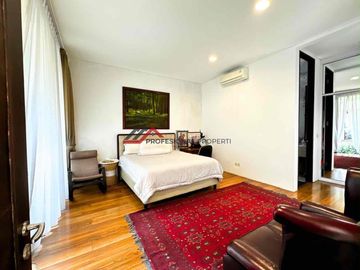 Rumah Mewah Dan Asri Open Space Di Kemang