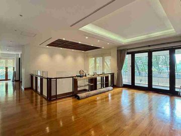 Patra Kuningan Luxury Tropical House Jalan Lebar Posisi Hoek