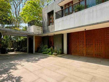 Patra Kuningan Luxury Tropical House Jalan Lebar Posisi Hoek