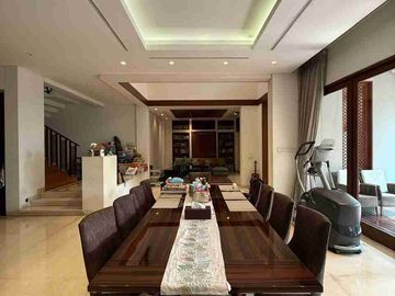 Patra Kuningan Luxury Tropical House Jalan Lebar Posisi Hoek