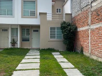 CASA EN VENTA EN BRISAS DEL CAMPO EN CLUSTER