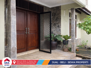 Jual Rumah Hook Mewah 2 Lantai Taman Buaran Indah 1 – Lantai Marmer, Carport 2 Mobil & Listrik 5500W