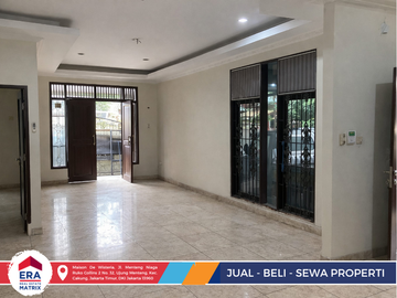 Jual Rumah Hook Mewah 2 Lantai Taman Buaran Indah 1 – Lantai Marmer, Carport 2 Mobil & Listrik 5500W