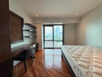 FOR RENT: Renovated Three (3) Bedroom Unit in Luna Gardens Rockwell, Makati CIty