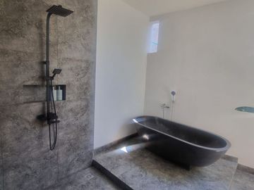 VILLA MODERN MINIMALIS DISEWAKAN DI SEMINYAK – 3 KAMAR TIDUR, PRIVATE POOL, LOKASI STRATEGIS