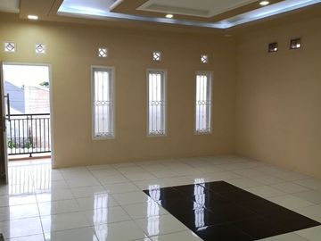 Dijual Rumah 2 lantai siap huni di Sayap Cihanjuang, Parongpong Ref.05763