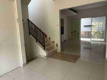 Disewa Rumah Murah Cluster Vasana Harapan Indah Bekasi